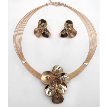 18Kt Gold Delicate Italian Necklace Set by 